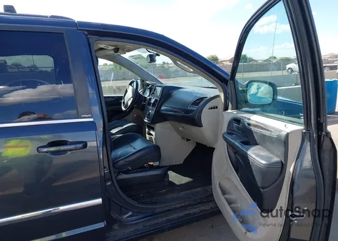 2014 Chrysler Town & Country Touring from USA, damaged, VIN 2C4RC1BG7ER242781